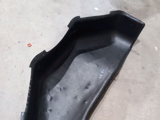 bontott FORD TRANSIT Bal hátsó Dobbetét (Kerékjárati, Műanyag)