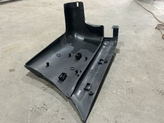 bontott FORD TRANSIT Bal hátsó Lökhárító Sarok (Műanyag)