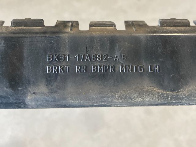 bontott FORD TRANSIT Bal hátsó Oldal Lökhárító Tartó (Műanyag)