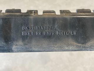 bontott FORD TRANSIT Bal hátsó Oldal Lökhárító Tartó (Műanyag)