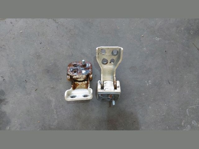 bontott FORD TRANSIT Bal hátsó Zsanér