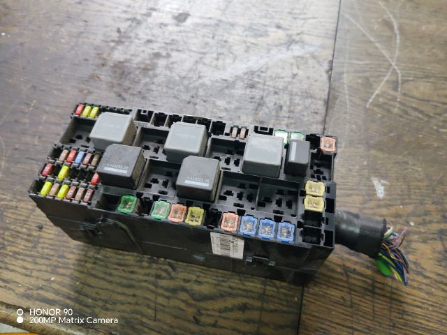 bontott FORD TRANSIT Biztosítéktábla Doboz