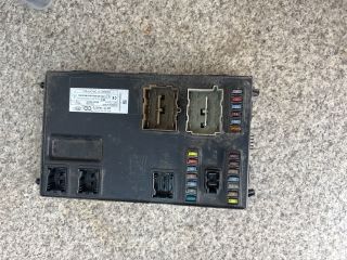 bontott FORD TRANSIT Biztosítéktábla Doboz