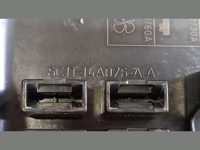 bontott FORD TRANSIT Biztosítéktábla Doboz