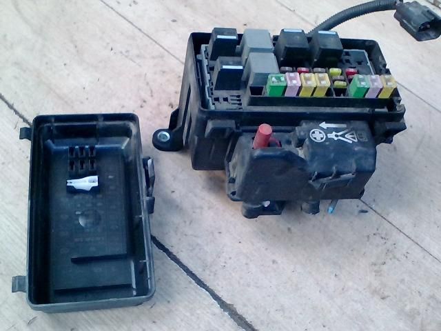 bontott FORD TRANSIT Biztosítéktábla Utastér