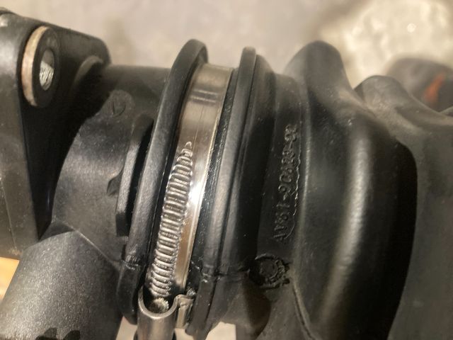 bontott FORD TRANSIT CONNECT Légbeömlő Cső