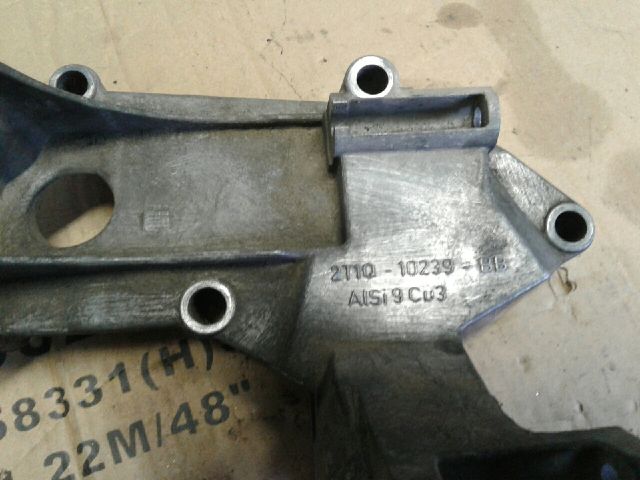 bontott FORD TRANSIT CONNECT Generátor Tartó Bak