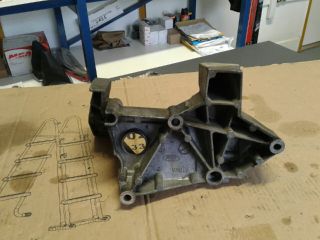 bontott FORD TRANSIT CONNECT Generátor Tartó Bak