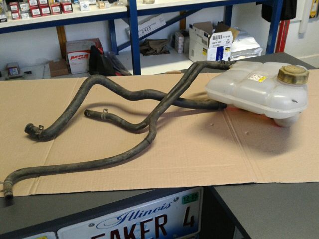 bontott FORD TRANSIT CONNECT Kiegyenlítő Tartály