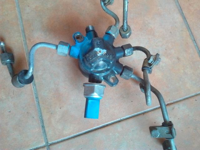 bontott FORD TRANSIT CONNECT Közösnyomócső