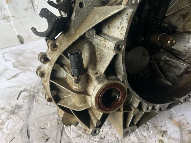 bontott FORD TRANSIT CONNECT Váltó (Mechanikus)