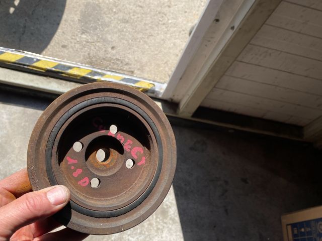 bontott FORD TRANSIT CONNECT Főtengely Szíjtárcsa