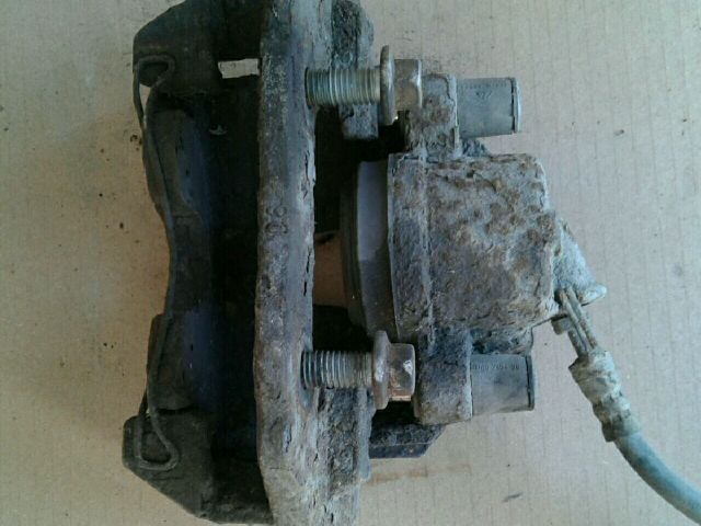 bontott FORD TRANSIT CONNECT Jobb első Féknyereg Munkahengerrel