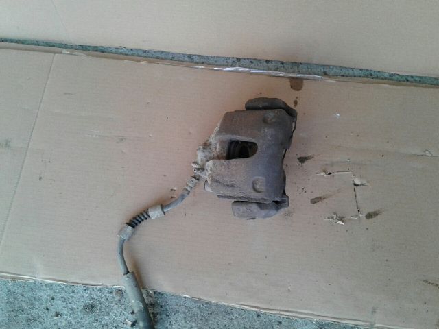 bontott FORD TRANSIT CONNECT Jobb első Féknyereg Munkahengerrel