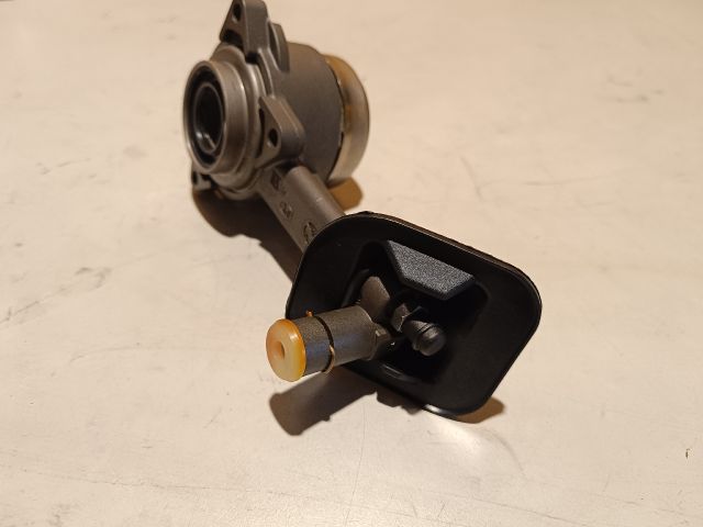 bontott FORD TRANSIT CONNECT Kinyomó Csapágy