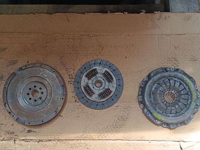 bontott FORD TRANSIT CONNECT Kuplung Szett Lendkerékkel