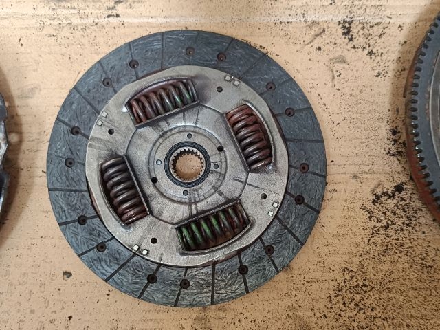 bontott FORD TRANSIT CONNECT Kuplung Szett Lendkerékkel