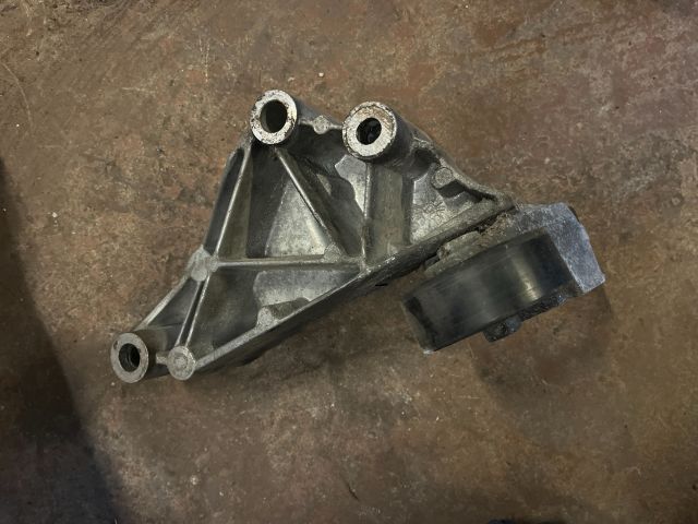 bontott FORD TRANSIT CONNECT Szervó Tartó Bak Szíjfeszítővel