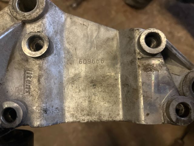 bontott FORD TRANSIT CONNECT Szervó Tartó Bak Szíjfeszítővel