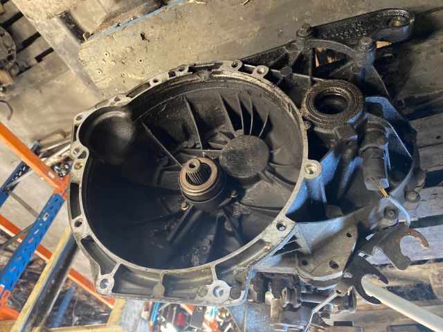 bontott FORD TRANSIT CONNECT Váltó (Mechanikus)