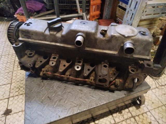 bontott FORD TRANSIT CONNECT Hengerfej