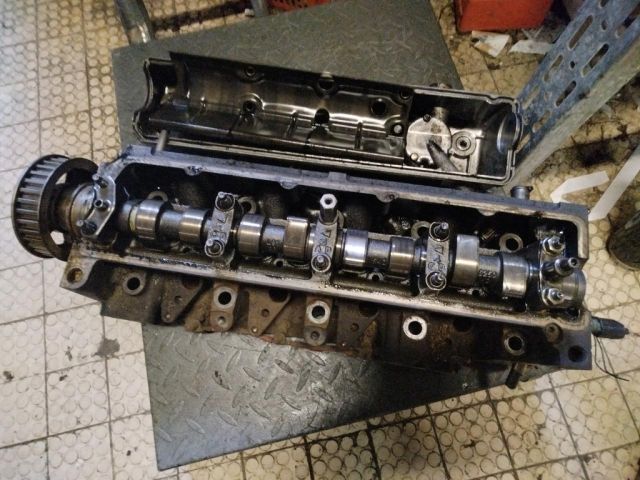 bontott FORD TRANSIT CONNECT Hengerfej