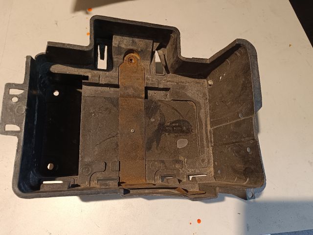 bontott FORD TRANSIT CONNECT Akkumulátor Tartó