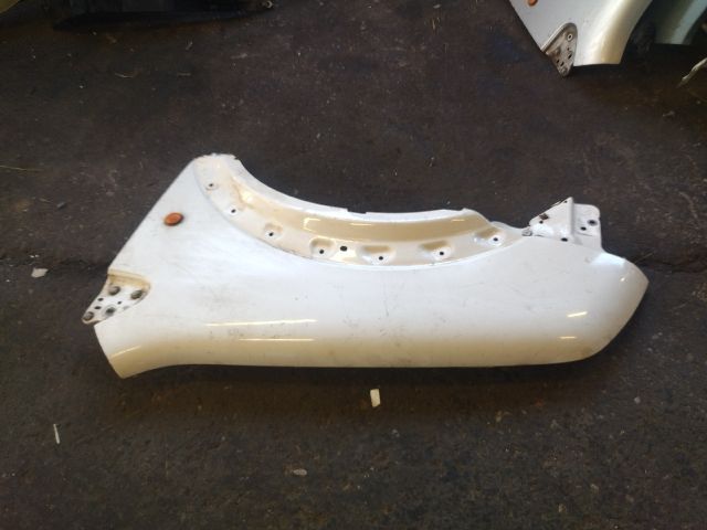 bontott FORD TRANSIT CONNECT Bal első Sárvédő