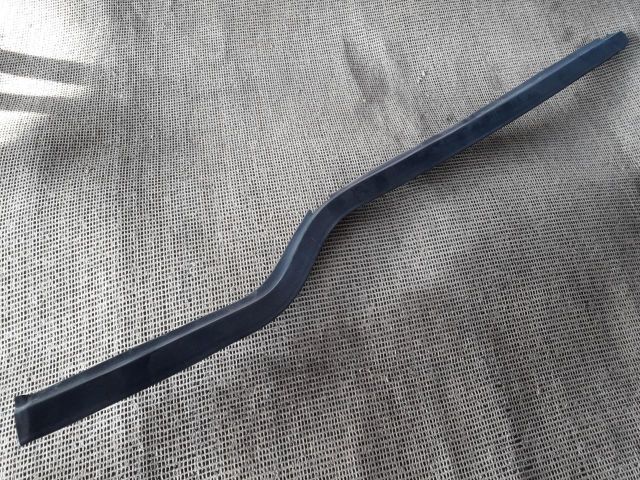 bontott FORD TRANSIT CONNECT Bal első Vízlehúzó Gumicsík