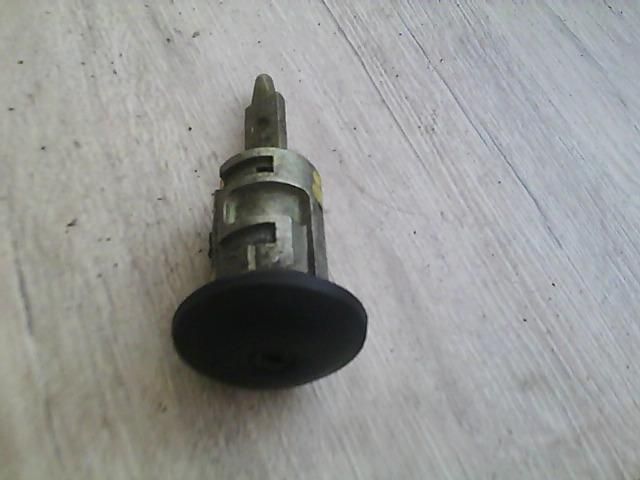 bontott FORD TRANSIT CONNECT Bal első Zárbetét