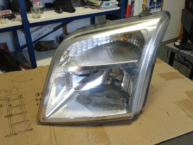 bontott FORD TRANSIT CONNECT Bal Fényszóró