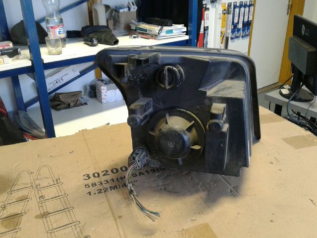 bontott FORD TRANSIT CONNECT Bal Fényszóró