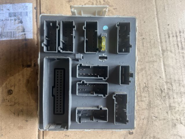 bontott FORD TRANSIT CONNECT Biztosítéktábla Doboz