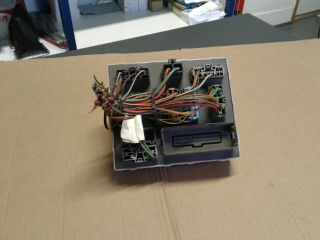 bontott FORD TRANSIT CONNECT Biztosítéktábla Utastér