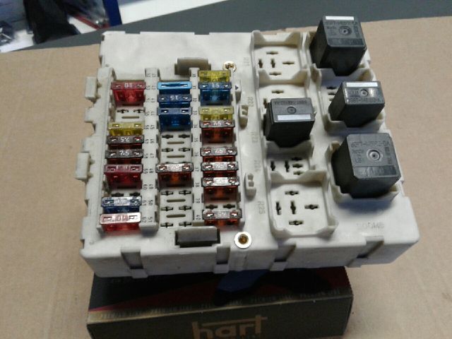 bontott FORD TRANSIT CONNECT Biztosítéktábla Utastér