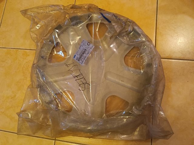 bontott FORD TRANSIT CONNECT Dísztárcsa (1 db)