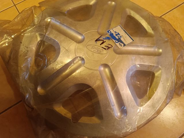 bontott FORD TRANSIT CONNECT Dísztárcsa (1 db)