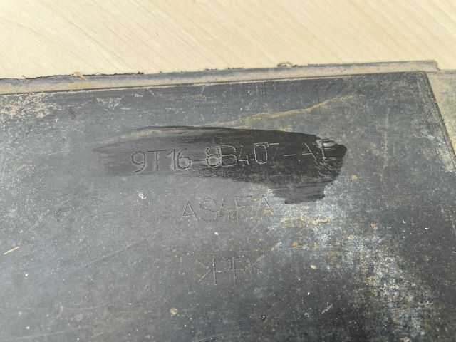 bontott FORD TRANSIT CONNECT Első Lökhárító Alsó (Műanyag)