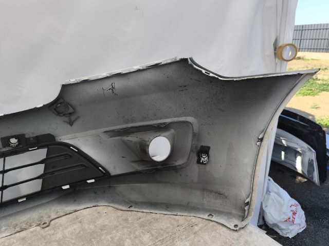 bontott FORD TRANSIT CONNECT Első Lökhárító (Részeivel)