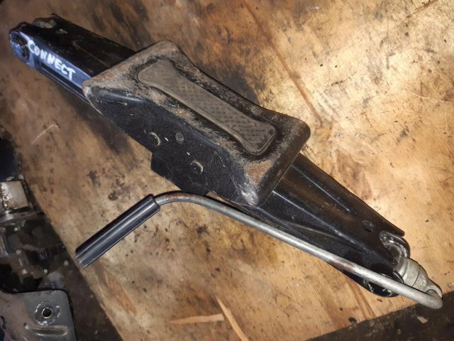 bontott FORD TRANSIT CONNECT Emelő