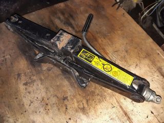 bontott FORD TRANSIT CONNECT Emelő