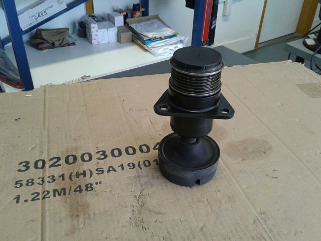 bontott FORD TRANSIT CONNECT Generátor Szíjtárcsa