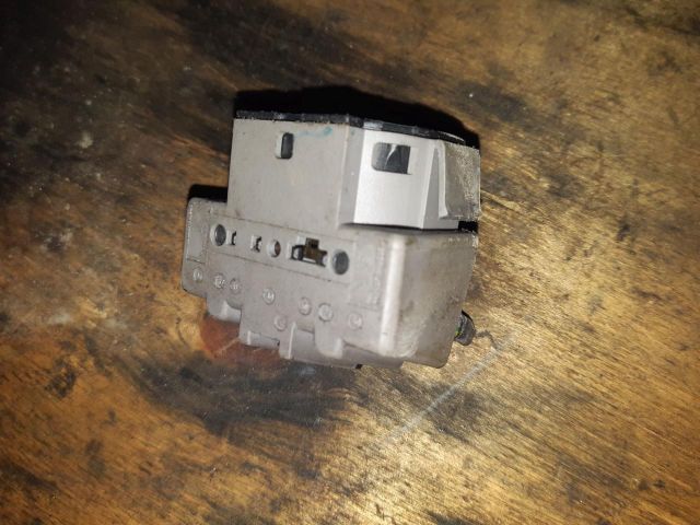 bontott FORD TRANSIT CONNECT Gyújtáskapcsoló Zárbetét