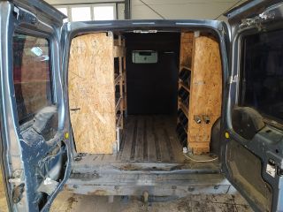 bontott FORD TRANSIT CONNECT Hátsó Embléma