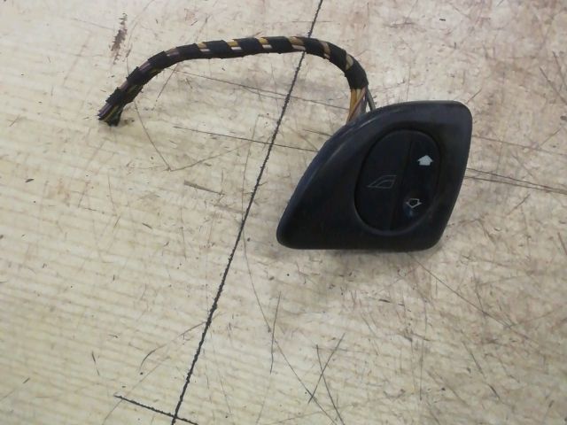 bontott FORD TRANSIT CONNECT Jobb első Ablakemelő Kapcsoló