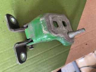 bontott FORD TRANSIT CONNECT Jobb első Alsó Zsanér