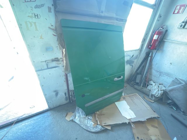 bontott FORD TRANSIT CONNECT Jobb Tolóajtó (Részeivel)