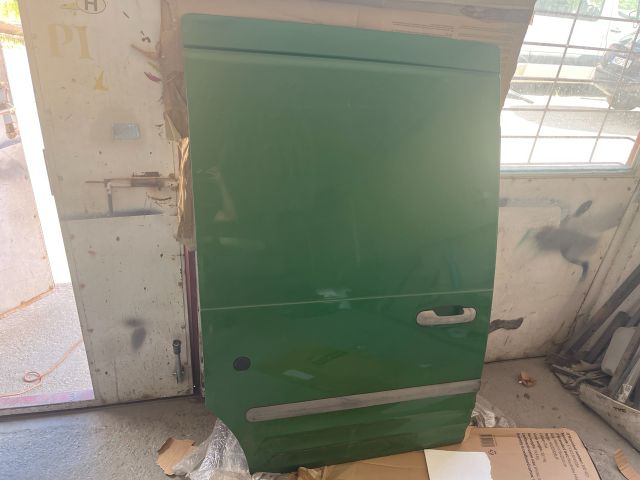 bontott FORD TRANSIT CONNECT Jobb Tolóajtó (Részeivel)