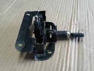 bontott FORD TRANSIT CONNECT Motorháztető Zárszerkezet