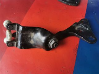 bontott FORD TRANSIT CONNECT Tolóajtó Sín Görgő